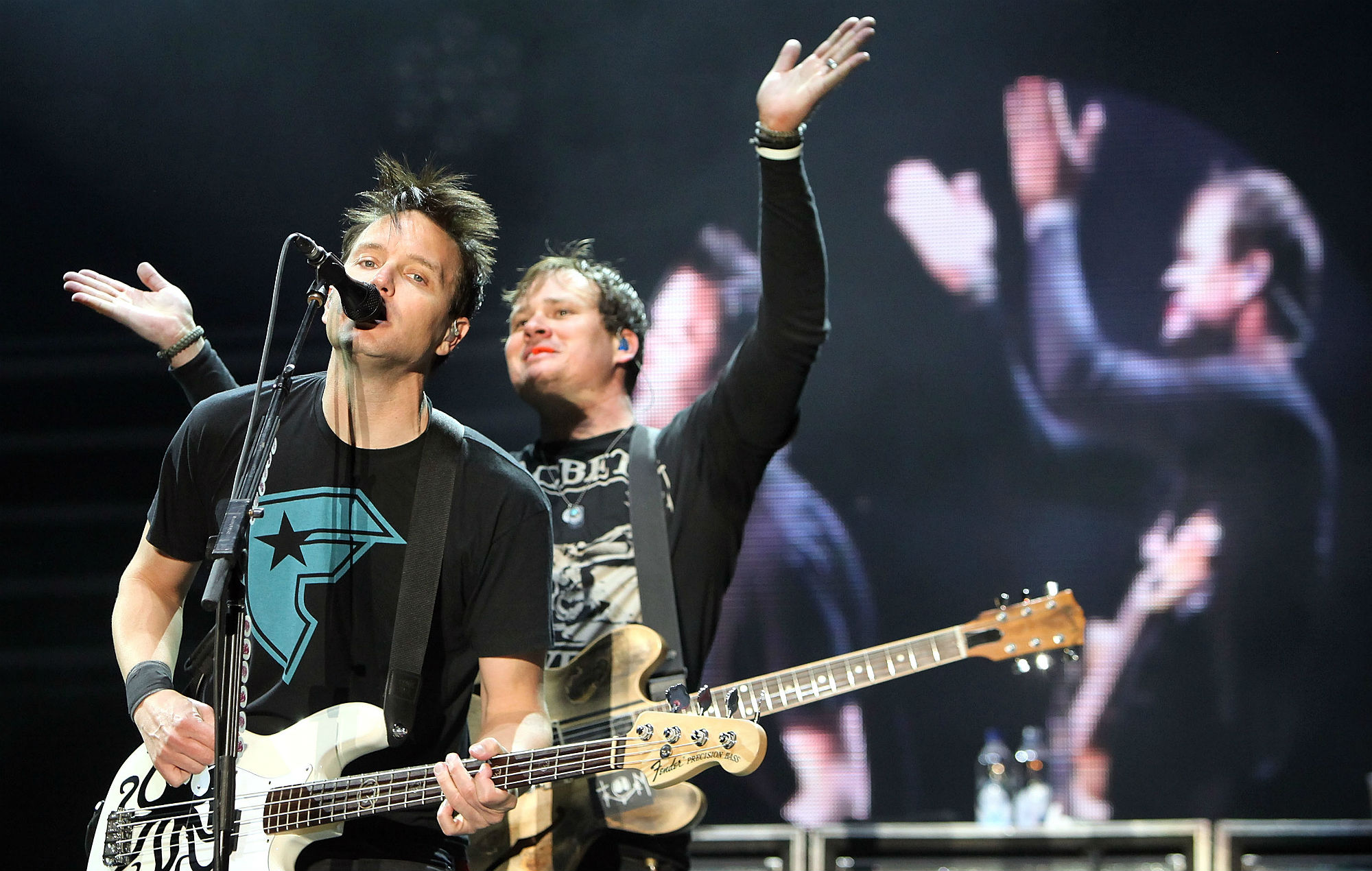 blink 182 playing live
